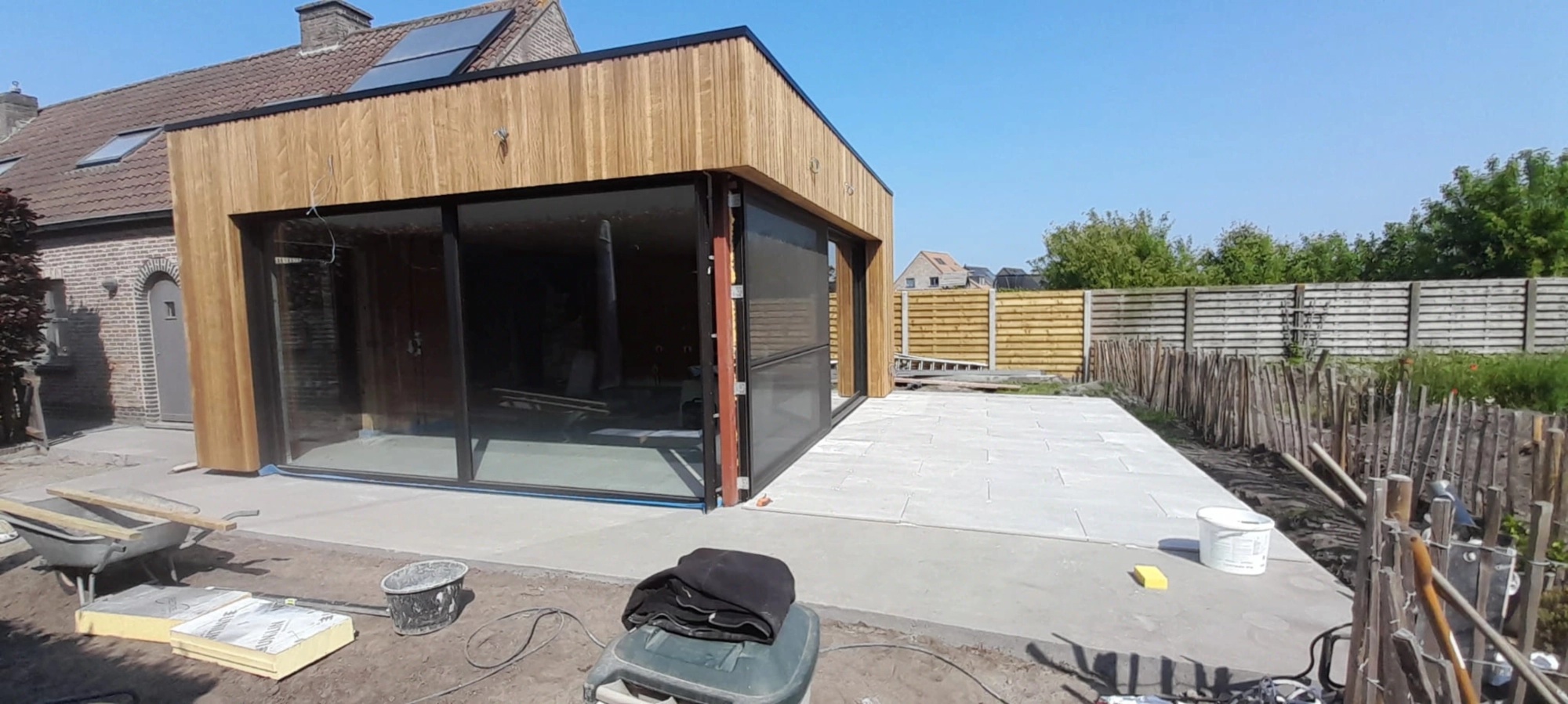 Aanbouw in thermowood door Vereecke Tobias BV